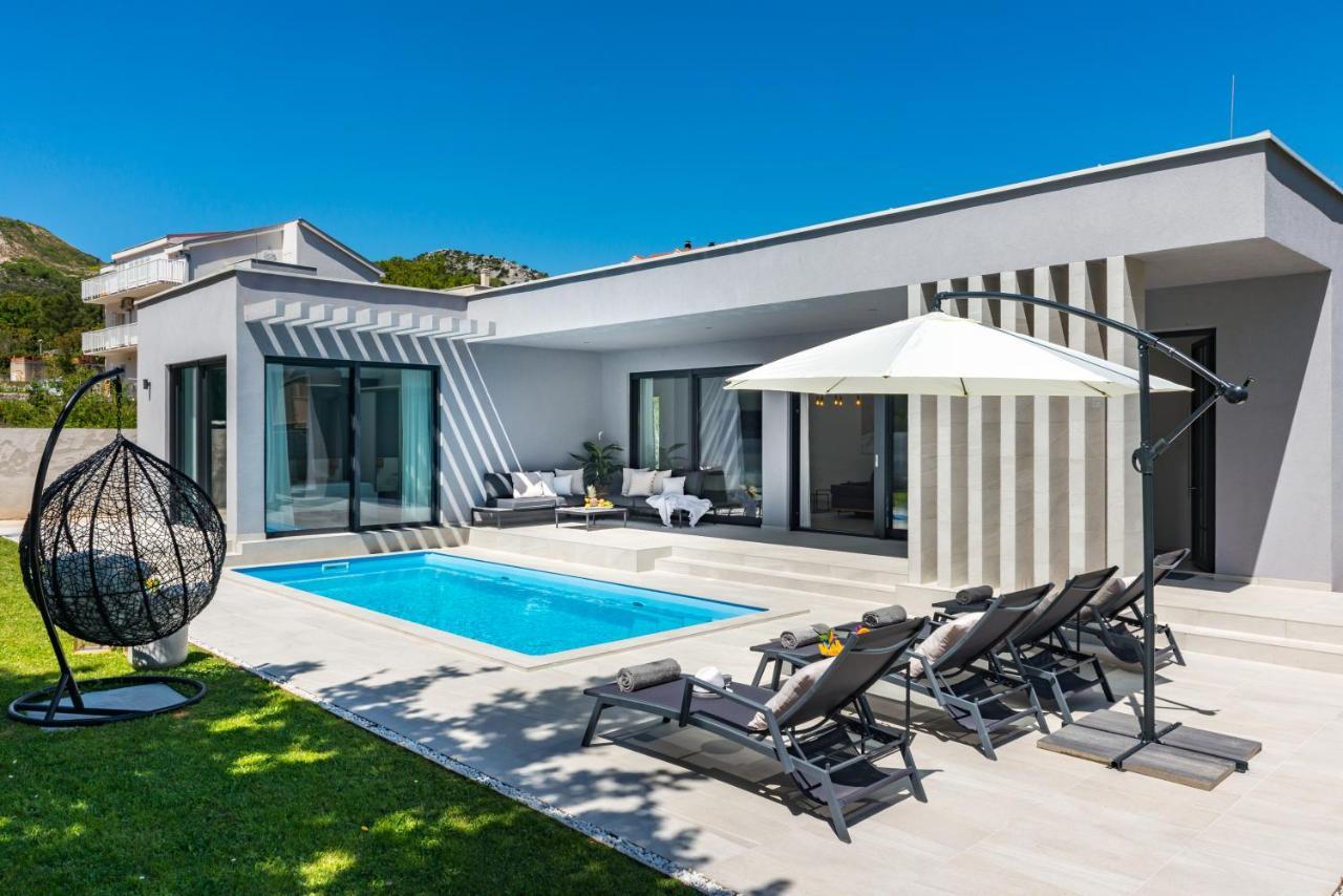 Villa Oasis - Your Luxury Home Away From Home Celopeci Exterior foto